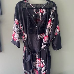 matching la vie en rose night gown and robe